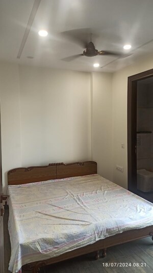 Room in 3 BHK Builder Floor at Paschim Vihar – for Rent