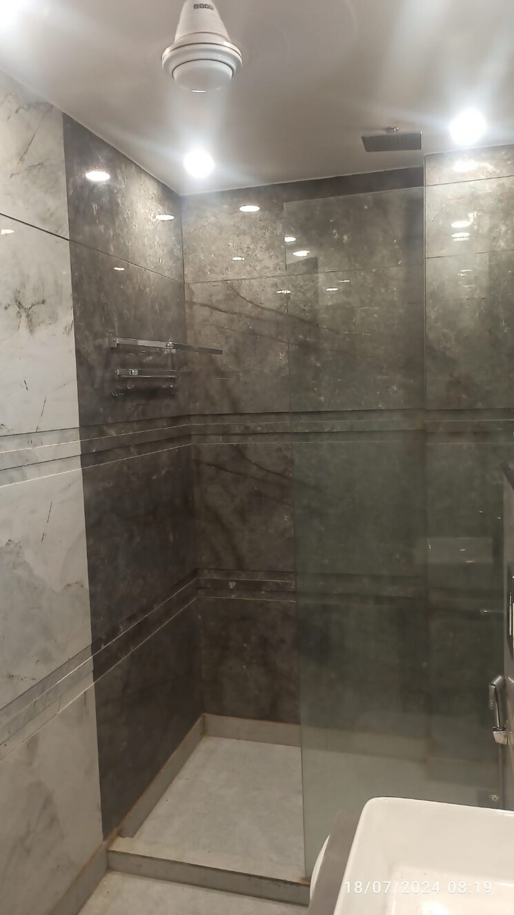 Bathroom, paschim vihar 3 Bedroom 1125 Sq.Ft. Builder Floor In Paschim Vihar Delhi 9281325