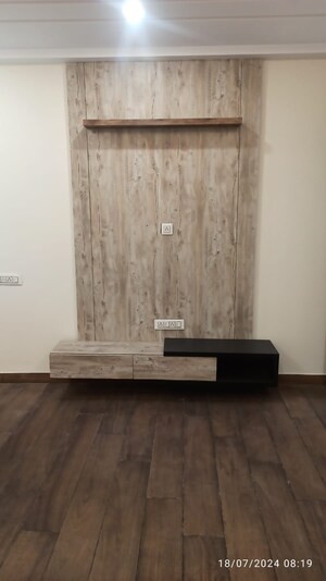 Furnished Amenities in 3 BHK Builder Floor at Paschim Vihar – for Rent