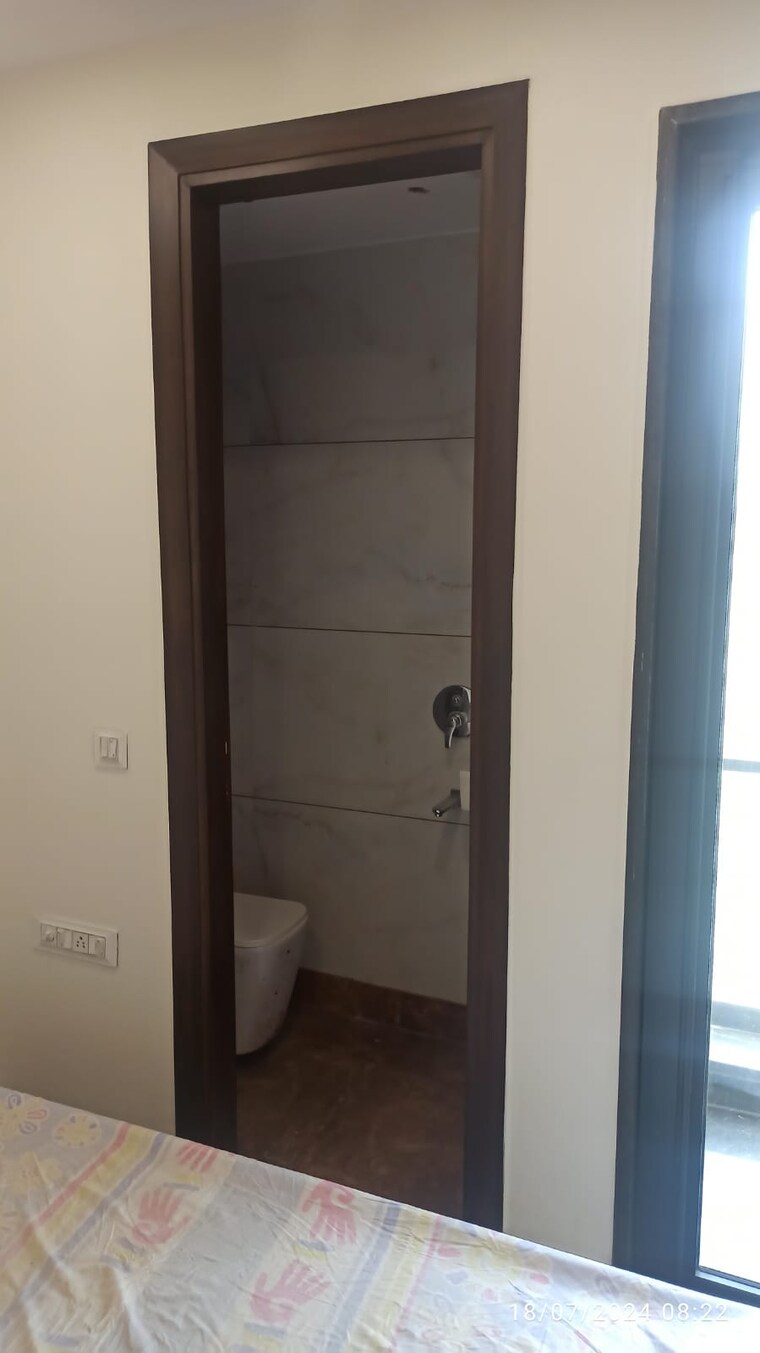 Bathroom, paschim vihar 3 Bedroom 1125 Sq.Ft. Builder Floor In Paschim Vihar Delhi 9281325