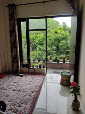 Room in 2.5 BHK Builder Floor at Sector 38 – for Rent