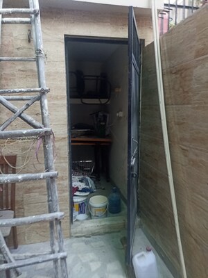 Furnished Amenities in 3.5 BHK Independent House at RWA Apartments, Sector 31 – for Rent