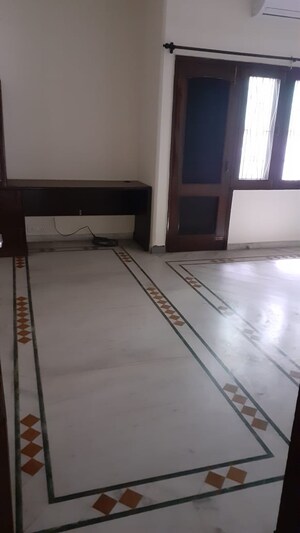3 BHK Independent House For Rent in RWA Apartments Sector 40, Sector 40