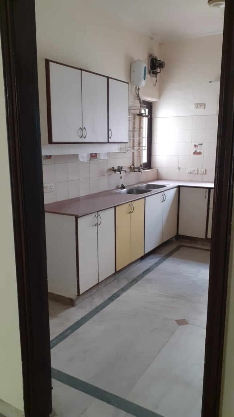 Kitchen, rwa-apartments-sector-40 3 Bedroom 1700 Sq.Ft. Independent House In Sector 40 Noida 9281376
