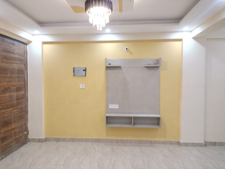 Room, dilshad garden 3 Bedroom 1100 Sq.Ft. Builder Floor In Dilshad Garden Delhi 9281444