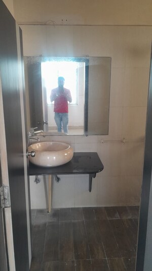 Bathroom in 6 BHK Apartment at Pahartoli – for Rent