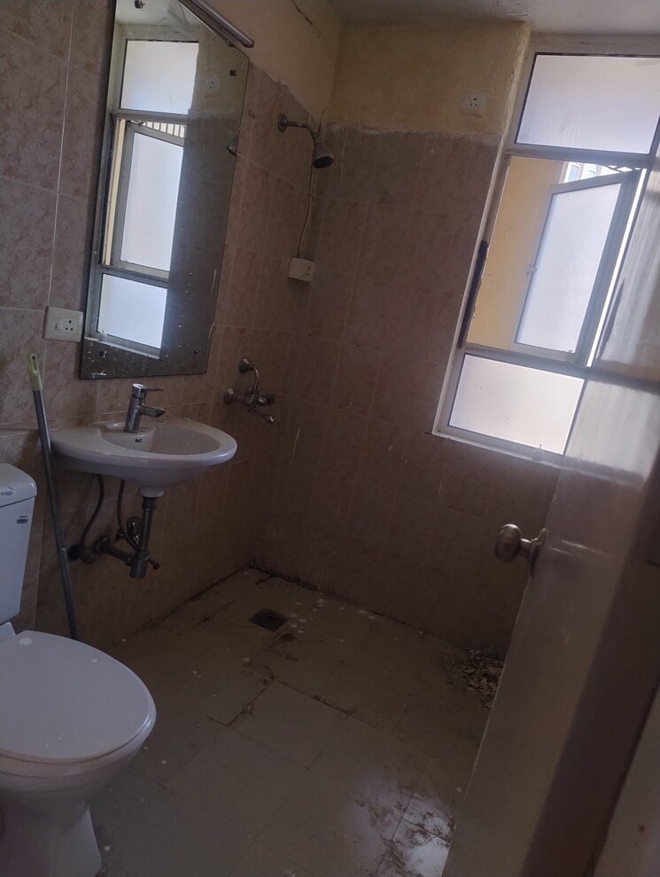 Bathroom, sare-home 3 Bedroom 1593 Sq.Ft. Apartment In Sector 92 Gurgaon 9281398