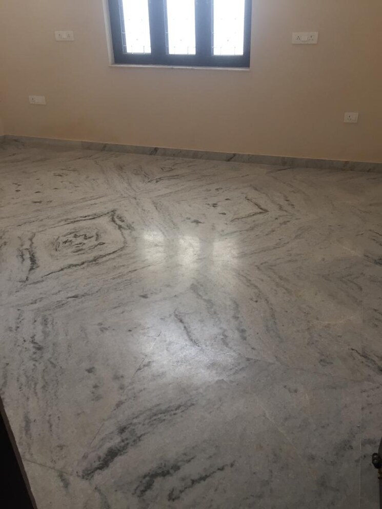 Room, east canal road 3 Bedroom 1600 Sq.Ft. Independent House In East Canal Road Dehradun 9281379