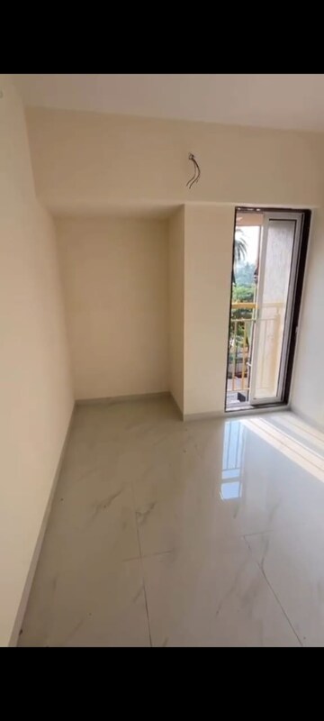 Furnished Amenities in 2 BHK Apartment at Anant Metropolis Insignia Towers, Kasarvadavali – for Sale