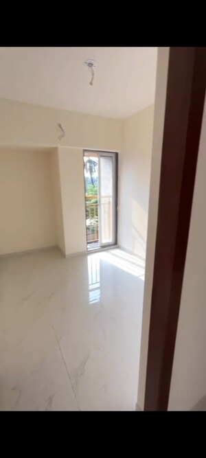 Room in 2 BHK Apartment at Anant Metropolis Insignia Towers, Kasarvadavali – for Sale