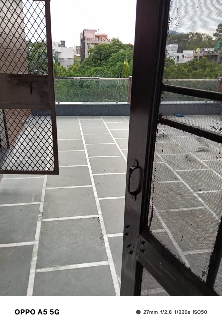 Balcony, sector 30 1 Bedroom 200 Sq.Mt. Villa In Sector 30 Noida 9281468