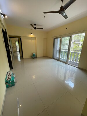 Room in 3.5 BHK Apartment at Runwal Residency, Chembur – for Rent