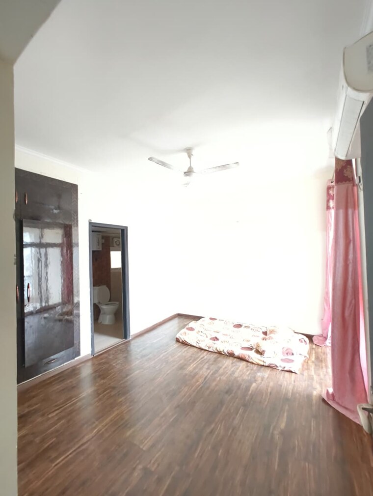 Bedroom, amrapali-silicon-city 2 Bedroom 950 Sq.Ft. Apartment In Sector 76 Noida 9281537