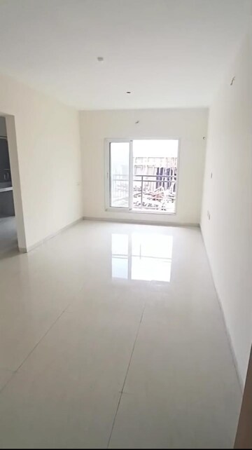 Room in 3 BHK Apartment at Silicon Park, Malad West – for Rent