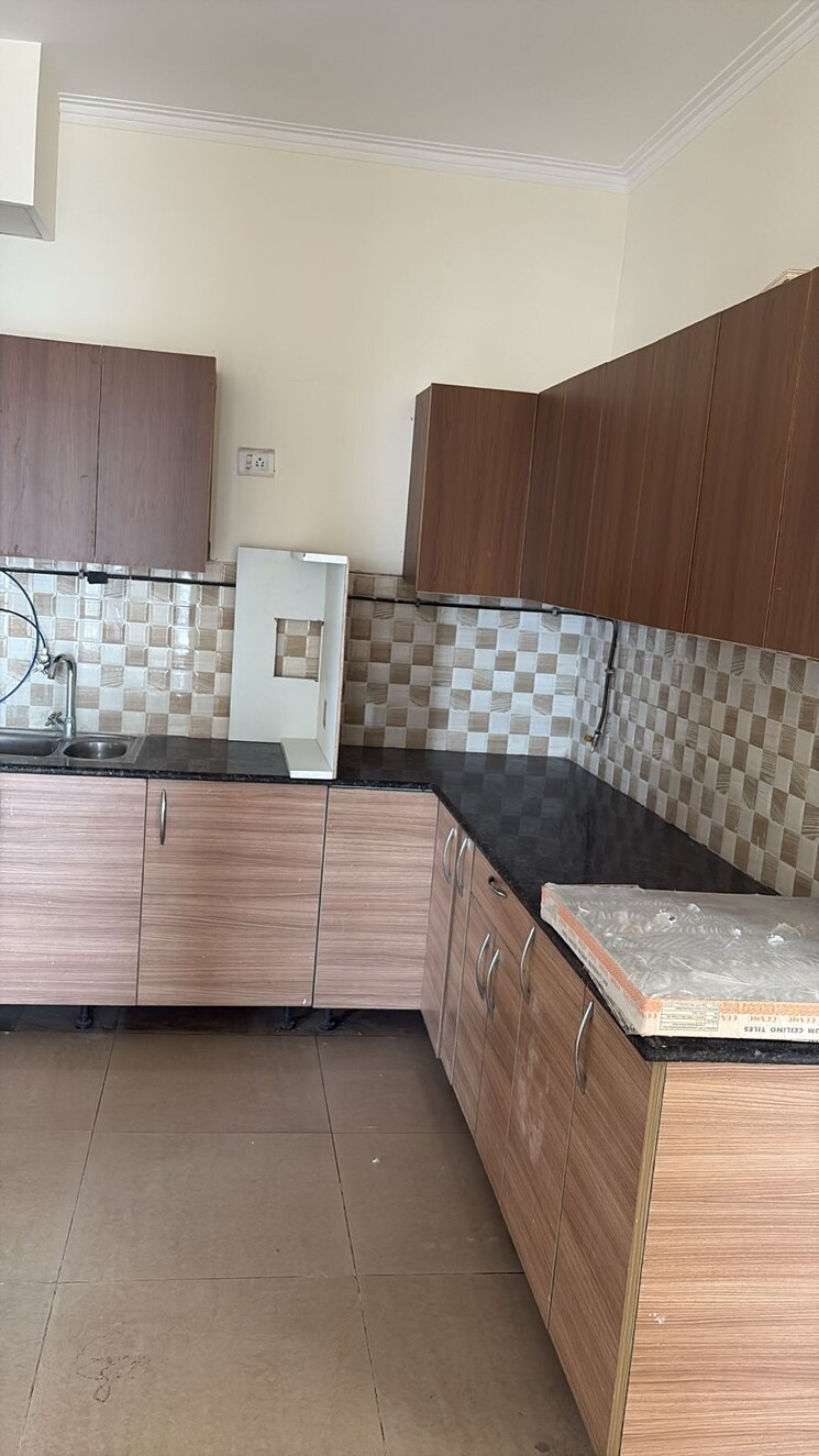 Kitchen, gaur-city-2-12th-avenue 2.5 Bedroom 1225 Sq.Ft. Apartment In Sector 16c Greater Noida Greater Noida 9281641