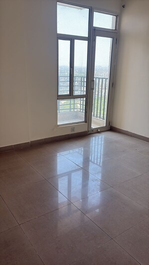 2.5 BHK Apartment For Sale in Gaur City 2 - 12th Avenue, Sector 16c Greater Noida