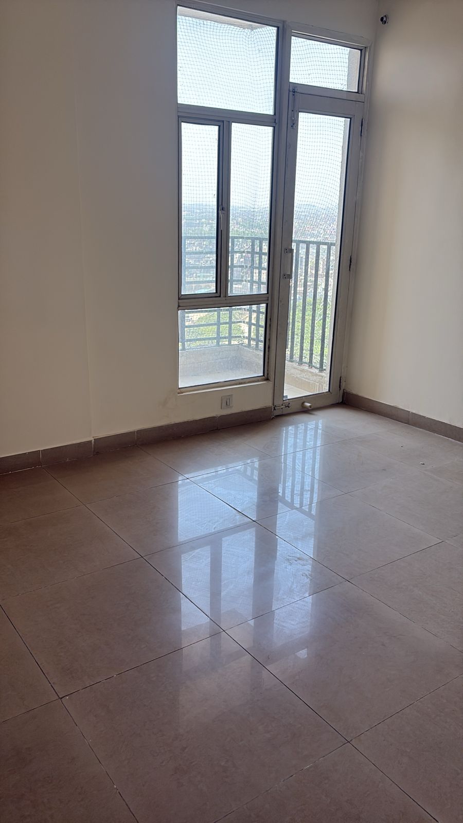 2.5 BHK Apartment For Sale in Gaur City 2 - 12th Avenue