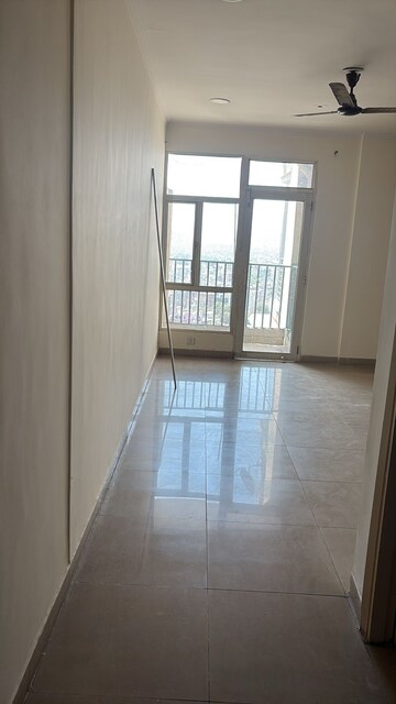 Room in 2.5 BHK Apartment at Gaur City 2 - 12th Avenue, Sector 16c Greater Noida – for Sale