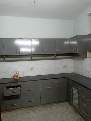 Kitchen in 1.5 BHK Independent House at Sector 36 – for Rent