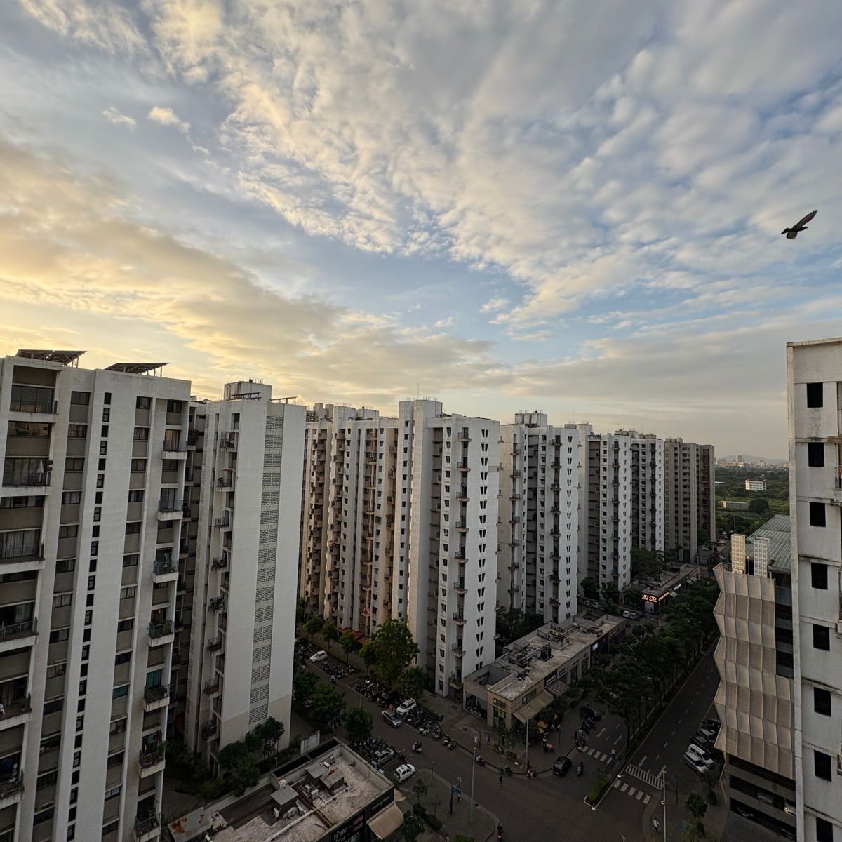 2 BHK + Pooja Room,Servant Room Apartment For Sale in Lodha Lakeshore Greens