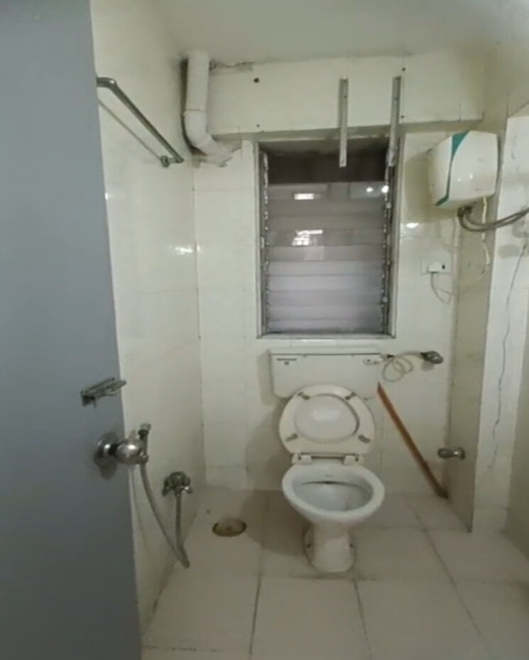 Bathroom, sungreens-gyan-kutir 3 Bedroom 1560 Sq.Ft. Apartment In Chembur Mumbai 9281576