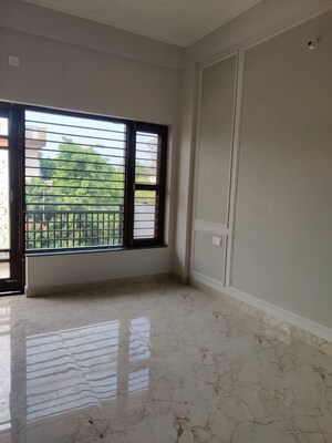 Room in 2 BHK Independent House at Banjarawala – for Rent