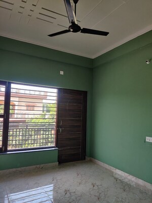 Room in 2 BHK Independent House at Banjarawala – for Rent