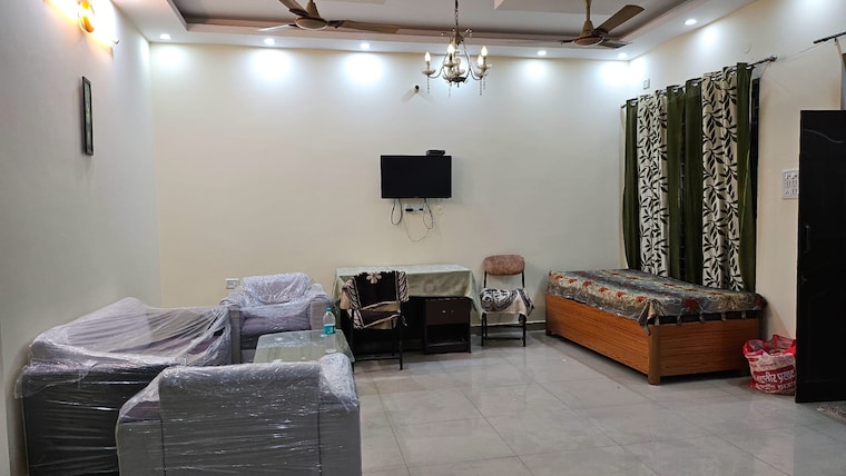 Living Room, gms road 2 Bedroom 1000 Sq.Ft. Independent House In Gms Road Dehradun 9281648