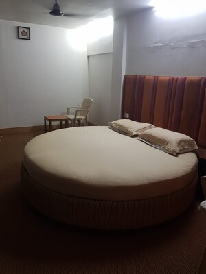 Bedroom in 4 BHK Villa at Sindhi Society Chembur, Chembur – for Rent