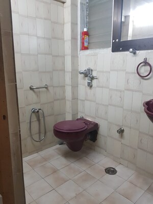 Bathroom in 4 BHK Villa at Sindhi Society Chembur, Chembur – for Rent