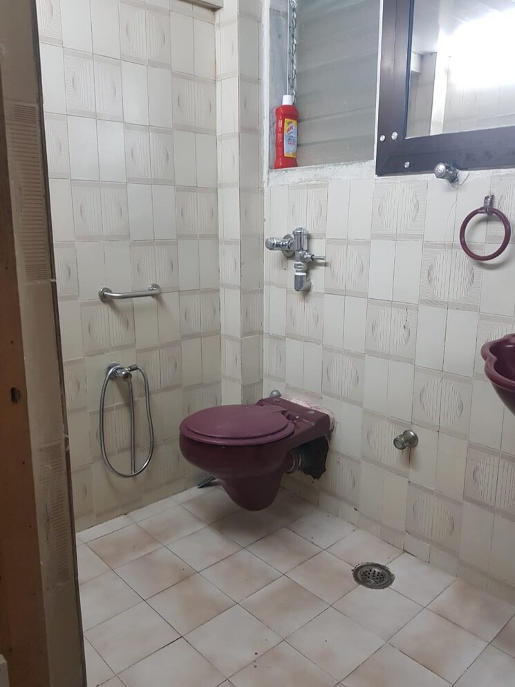 Bathroom, sindhi-society-chembur 4 Bedroom 2600 Sq.Ft. Villa In Chembur Mumbai 9281662