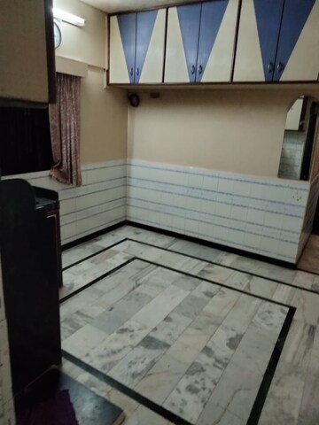 Room in 1 RK Apartment at Ankur CHS Prabhadevi, Prabhadevi – for Rent