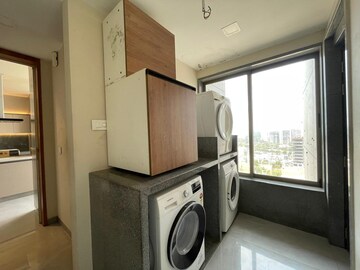 Bathroom in 5 BHK Apartment at Roodraksh Pratham, Chembur – for Rent