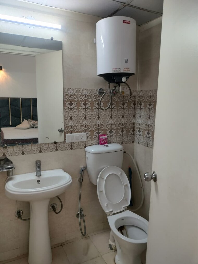 Bathroom, omkar-royal-nest 2 Bedroom 985 Sq.Ft. Apartment In Tech Zone 4 Greater Noida Greater Noida 9281728