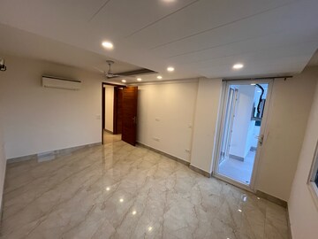 Room in 3 BHK Builder Floor at Ansal Sushant Lok I, Sector 43 – for Rent