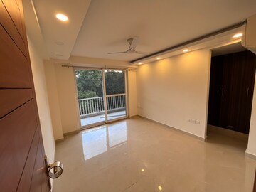 Room in 3 BHK Builder Floor at Ansal Sushant Lok I, Sector 43 – for Rent
