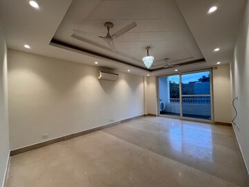 Room in 3 BHK Builder Floor at Ansal Sushant Lok I, Sector 43 – for Rent