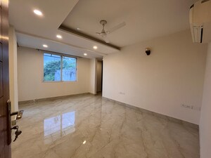 Room in 3 BHK Builder Floor at Ansal Sushant Lok I, Sector 43 – for Rent