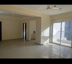 Room in 4 BHK Apartment at Windsor Paradise 2, Raj Nagar Extension – for Sale