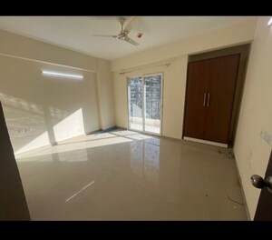 Room in 4 BHK Apartment at Windsor Paradise 2, Raj Nagar Extension – for Sale