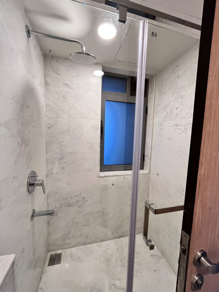 Bathroom, lodha-new-cuffe-parade 3.5 Bedroom 1754 Sq.Ft. Apartment In Wadala Mumbai 9281763