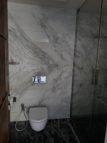 Bathroom in 5 BHK Apartment at Supreme Epitome, Chembur – for Rent
