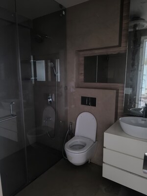 Bathroom in 5 BHK Apartment at Supreme Epitome, Chembur – for Rent