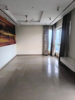 Room in 5 BHK Apartment at Supreme Epitome, Chembur – for Rent