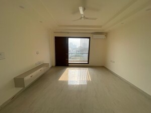 Room in 3 BHK Builder Floor at Huda Staff Colony, Sector 46 – for Rent