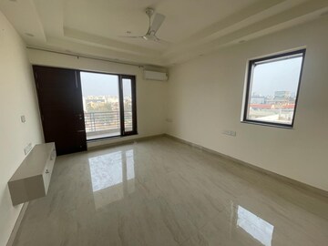 Room in 3 BHK Builder Floor at Huda Staff Colony, Sector 46 – for Rent
