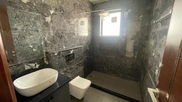 Bathroom, huda-staff-colony 3 Bedroom 2200 Sq.Ft. Builder Floor In Sector 46 Gurgaon 9282033