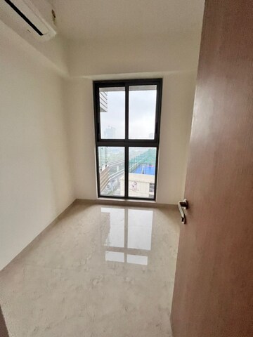 Room in 3.5 BHK Apartment at Lodha New Cuffe Parade, Wadala – for Rent