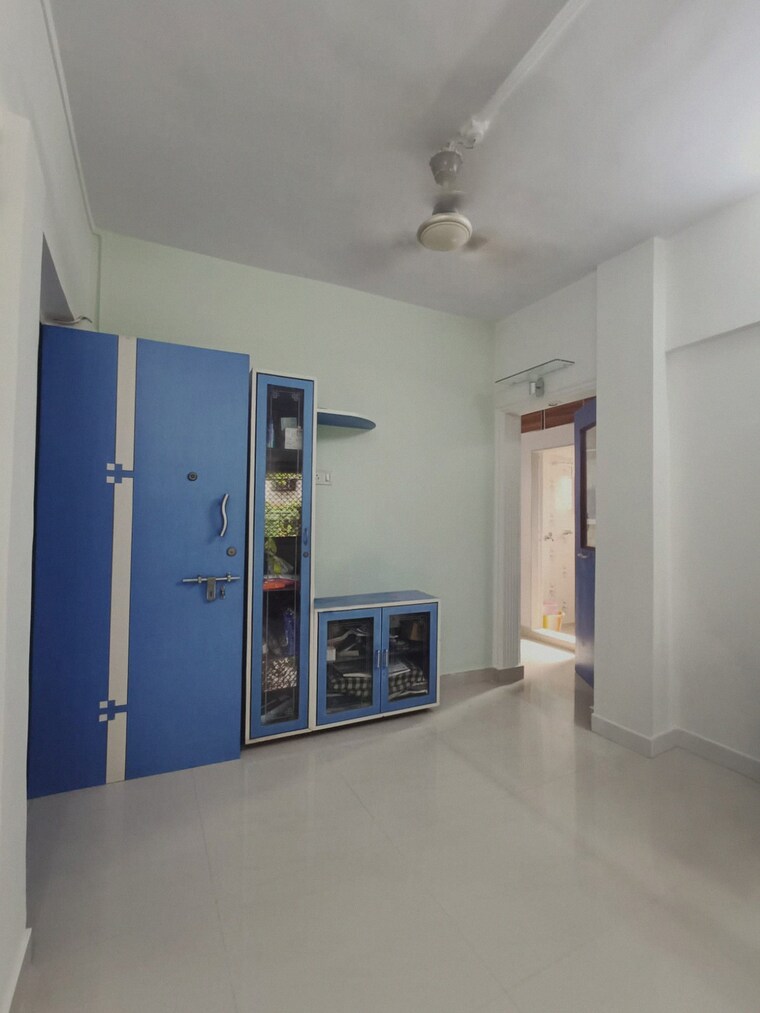 Room, dahisar east 2 Bedroom 570 Sq.Ft. Apartment In Dahisar East Mumbai 9281785