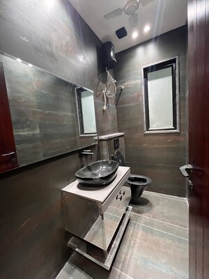 Team Area in 4 BHK Builder Floor at Ansal Sushant Lok I, Sector 43 – for Rent